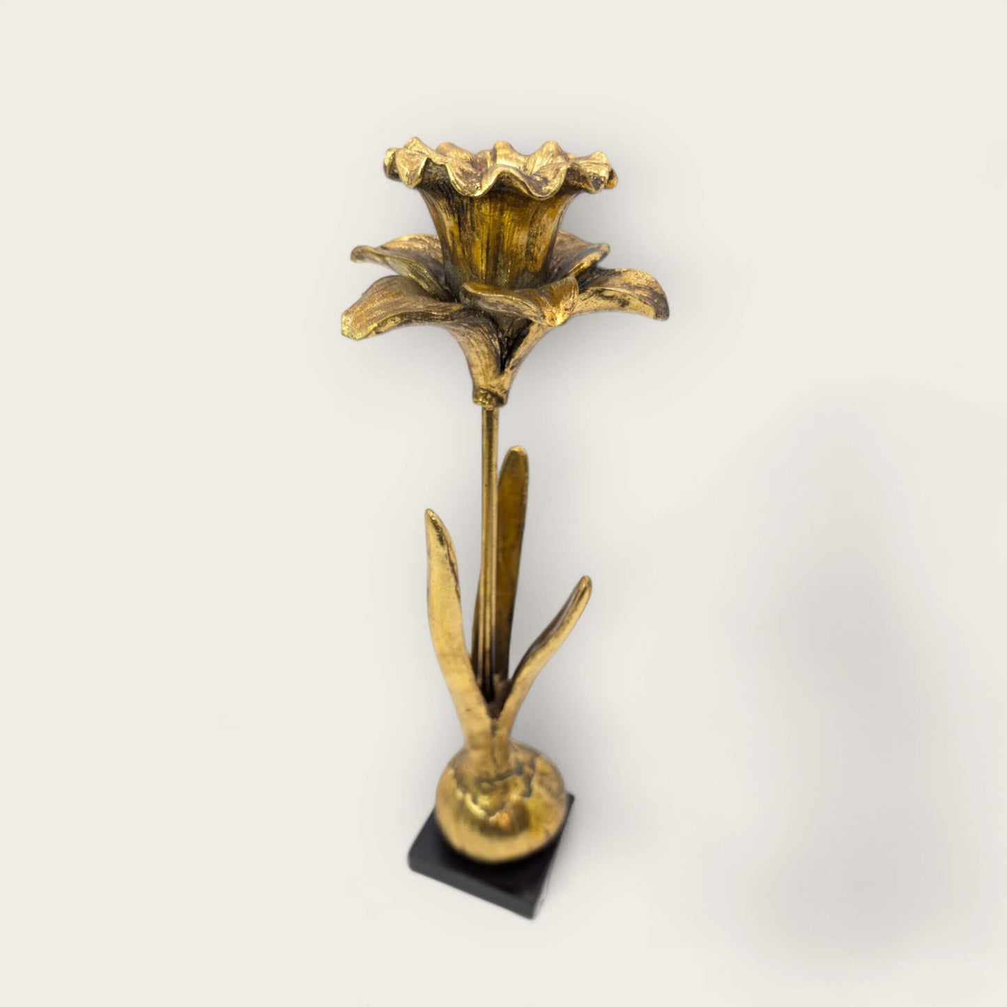 Elegant Tulip Gold Metal Candleholder image 3