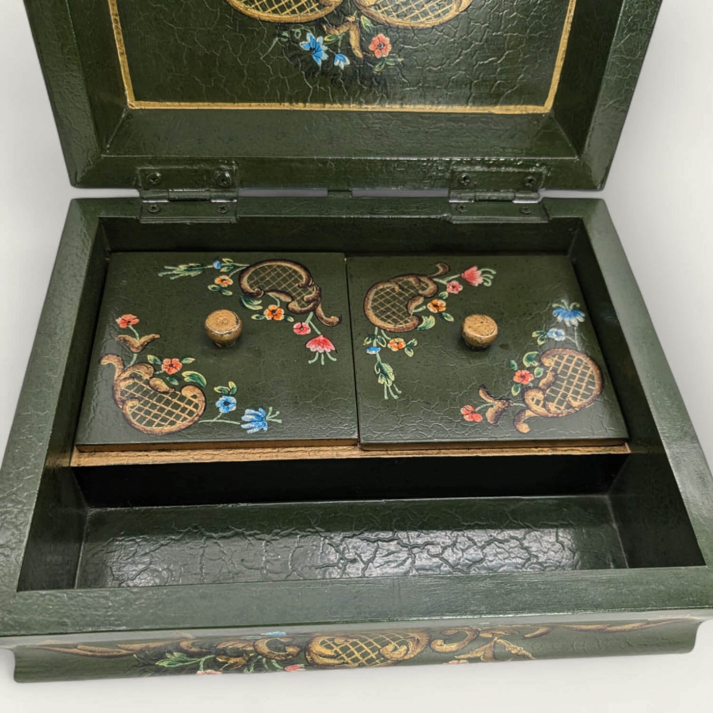 Handpainted Green Folk Art Wooden Jewellery Box image 3