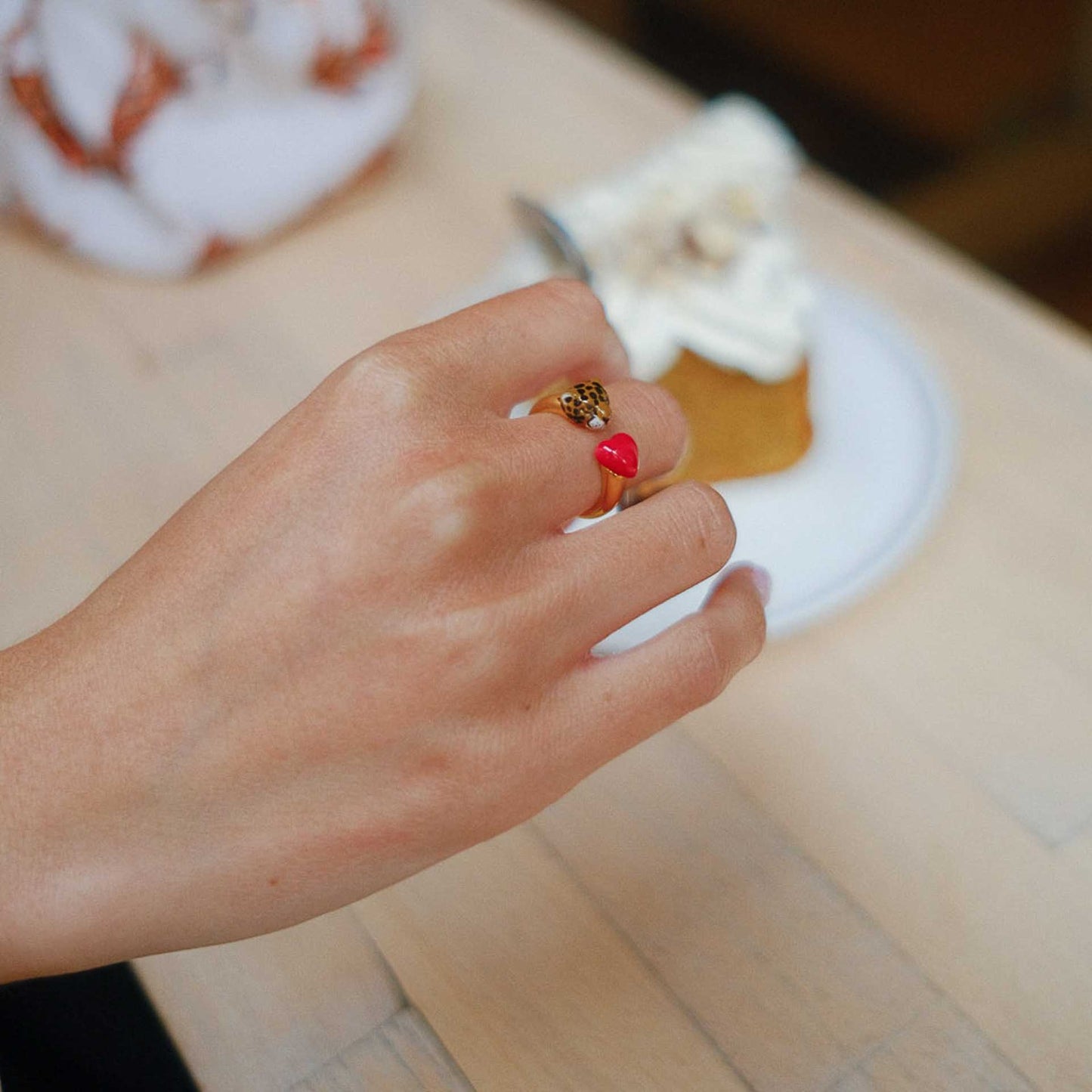 Nach Handpainted Porcelein Chérie Cherry Heart Ring