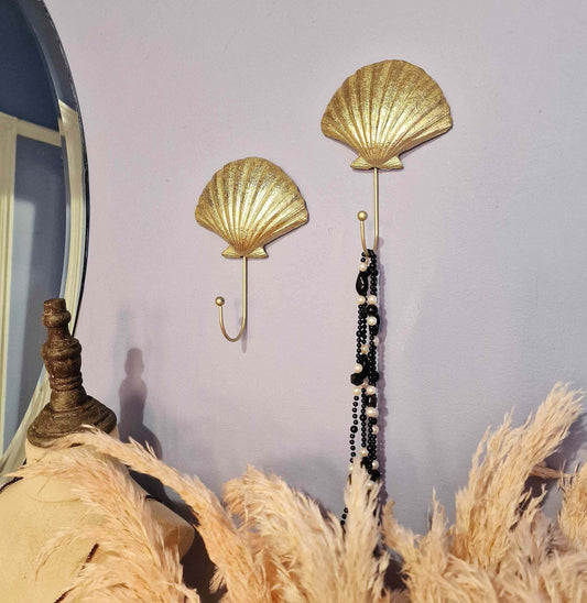 Gold Scalloped Sea Shell Hook image 0