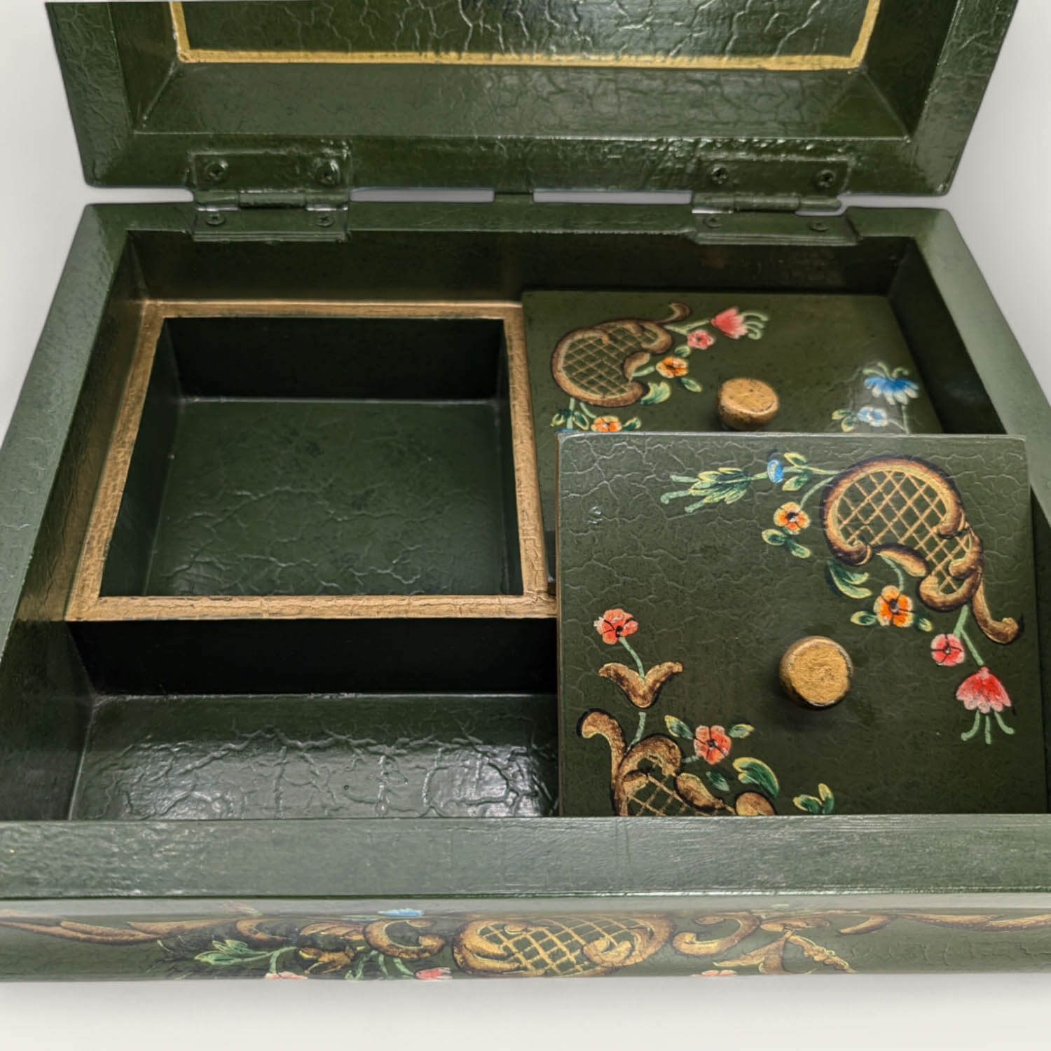 Handpainted Green Folk Art Wooden Jewellery Box image 2